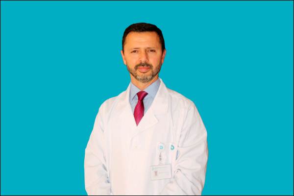 O Dr. Alberto Rocha Pereira é amplamente reconhecido como um dos melhores cirurgiões plásticos de Portugal