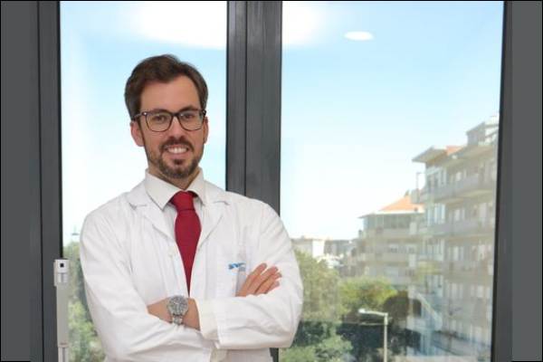 O Dr. Hugo Ribeiro é um renomado ortopedista do joelho em Portugal