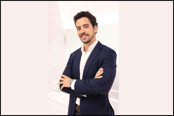 O Dr. Rúben Malcata Nogueira, por sua vez, é reconhecido como um dos melhores cirurgiões de blefaroplastia em Portugal