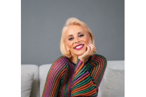 Marta Flores é uma das melhores maquiadoras profissionais de Portugal, conhecida por seu talento e atenção aos detalhes.